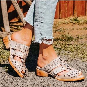 Freebird by Steven Star Cutout Sandals - Gray and Tan